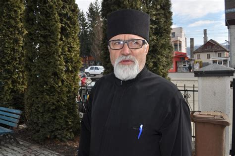 Îţi doresc bună dispoziție în această zi minunată şi să fii înconjurat doar de oameni loiali și iubitori. La mulți și fericiți ani preacucernice părinte Ioan Jauca ...