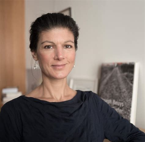 Sahra wagenknecht, die fraktionsvorsitzende der partei die linke. Sahra Wagenknecht's Klartext zum Klimawandel und Konzept ...