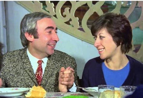 77 yaşındaki oyuncu türk sinema tarihine adını altın harflerle. Şener Şen, Ayşen Gruda'nın cenaze törenine katıldı mı ...
