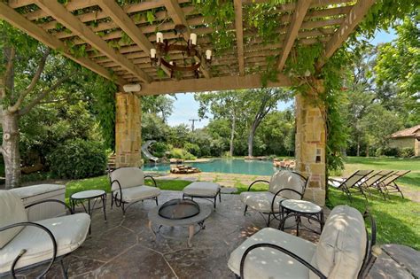 35 Outdoor Living Space For Your Home