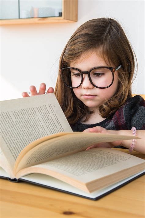 8 Reasons Your Child Could Benefit From Being A Bookworm Livres Pour