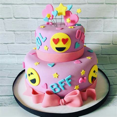 Emoticons Emoji Birthday Cake Emoji Cake Cupcakes Cupcake Cakes Bolo Fake Eva Birthday Cake