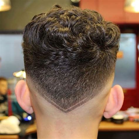 Con volumen al frente y corto atrás. 25 Best Men's Short Haircuts & Cool Hairstyles For Short ...