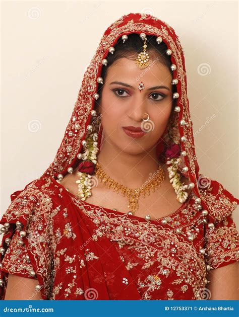 Indische Braut Stockbild Bild Von Authentisch Kostüm 12753371