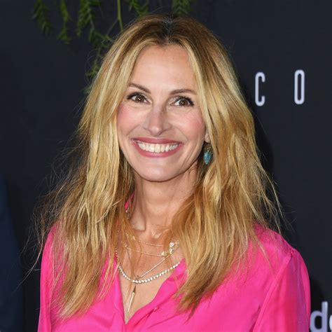Julia Roberts Now Has Rose Gold Hair And Were Obsessed