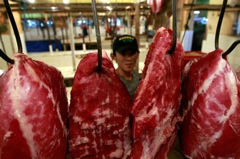 500 gram daging 1 inci kulit kayu manis 3 kuntum bunga cengkih 2 kuntum bunga lawang 3 biji buah pelaga 2 cawan santan pekat 2 sudu makan kerisik 2 keping potong daging nipis dan kecil. Jelang Lebaran, Kenali 6 Ciri Daging Sapi Busuk, Agar Tak ...