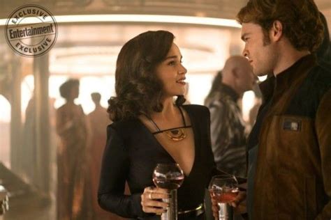 Han Solo Movie Emilia Clarke Details Her Character Qi Ra