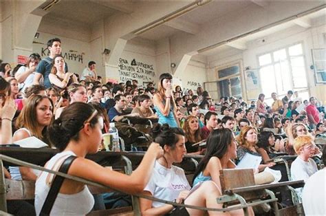 Προϋπόθεση για την υποβολή της αίτησης είναι ο φοιτητής για τον οποίο χορηγείται το επίδομα, να είναι έλληνας υπήκοος ή υπήκοος άλλης χώρας. ΠΟΙΟΙ ΔΙΚΑΙΟΥΝΤΑΙ ΦΟΙΤΗΤΙΚΟ ΕΠΙΔΟΜΑ | TASTV.gr | Τα νέα της Πέλλας LIVE