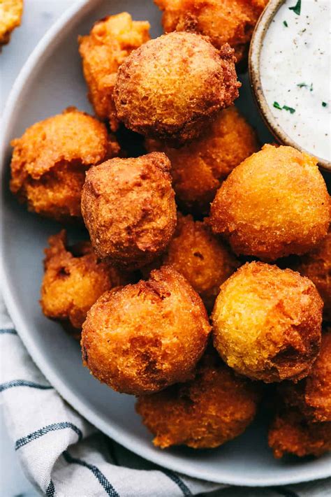 Hush puppies first got national attention thanks to a bunch of tourists fishing down in florida. Les chiots du Sud - Batterie de cuisine