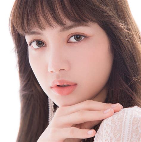 Lisa (Black Pink) Facts and Profile (Updated!)