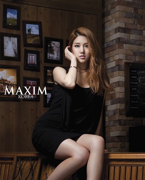 Η Jiwon των Spica για το Maxim Korea I Say Myeolchi K Pop In Greek