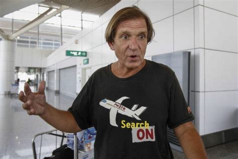Us Man Says Would Be Lucky Discovery If Part Is From Mh370 Breitbart