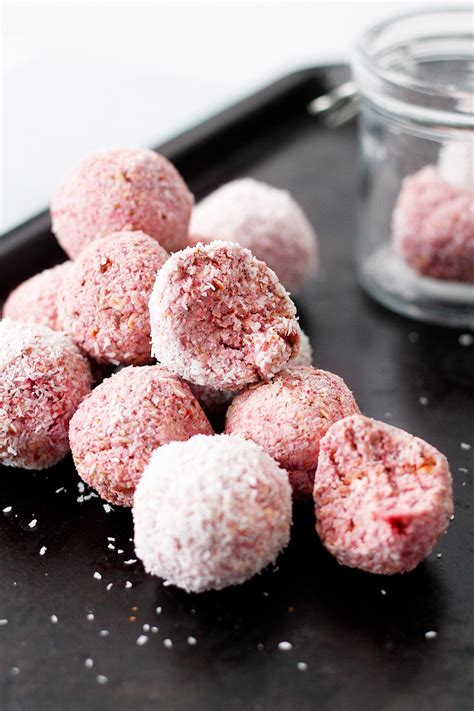 Berry Coconut Bliss Balls Natvia 100 Stevia Natural Sweetener Healthy Sugar Healthy Baking
