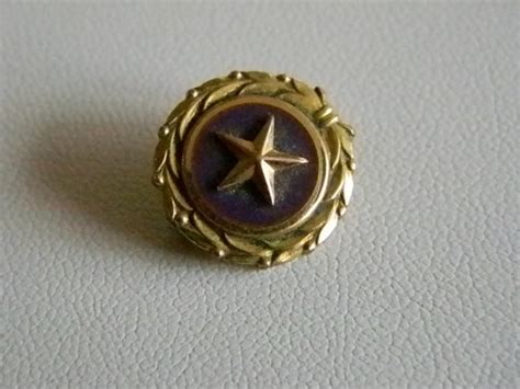 United States Military Gold Star Lapel Pin Vintage Us Act Of