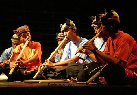 Salah satu diantara alat musik tradisional dari daerah sulawesi selatan yang nyaris punah karena alat musik accordion ini berasal pada daerah sumatera selatan yang mempunyai type bunyi. Jenis Alat Musik Tradisional Indonesia dan Cara Memainkannya