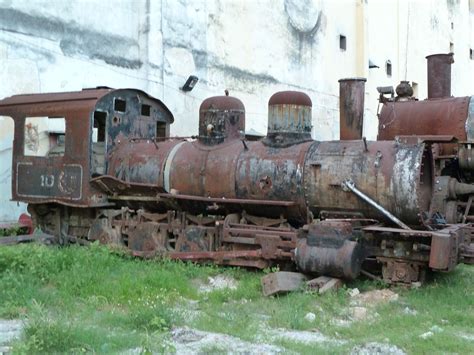 An Old Train Yard In Havana Abandoned Train Old Trains Steam Train