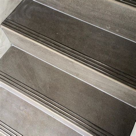 Pin By Leonard Love On Stairs In 2019 Stairs Tiles Design Tiled