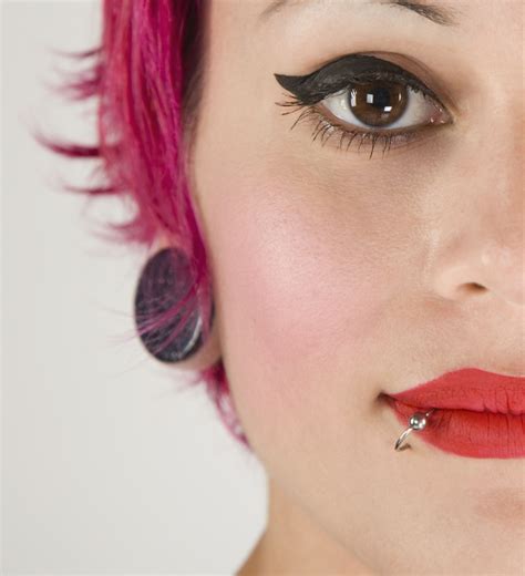 Arriba 99 Foto Piercing En La Cara Mujer Actualizar