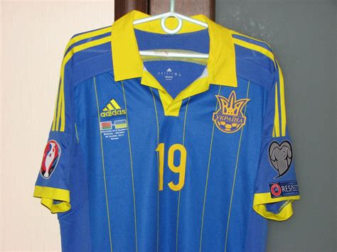Club palmarès présentation top joueurs effectif articles. Ukraine Extérieur Maillot de foot 2014 - 2015.