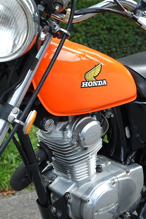 The xl125 s had a reliable 4 stroke, 124cc, single cylinder, air cooled engine. MOTORBIKE SHOP - Honda XL 125