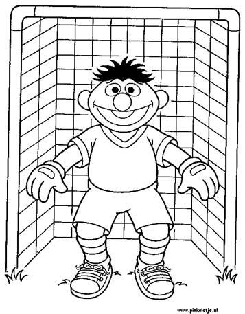 Voorzitter josep maria bartomeu liet rondom het uitdelen van de nieuwe verbintenis van messi weten dat het salarishuis. Kids-n-fun | 23 Kleurplaten van Voetbal