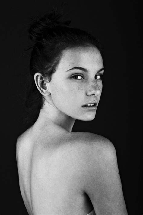 Love This Tasteful But Would Look Amazing In This Black And White Foto Portrait Portrait