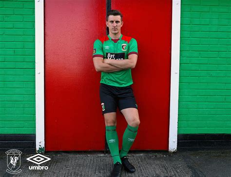 Submitted 2 months ago by anonaf21. Home Kit 20/21 | Glentoran FC