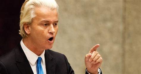 Hollanda parlementosunda ilk olarak vvd (volkspartij voor vrijheid en democratie= hurriyet ve demokrasi halk. PVV-leider Geert Wilders hervat publieke campagne ...