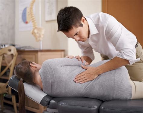 Chiropractor Back Into Motion Physiotherapy Clinic