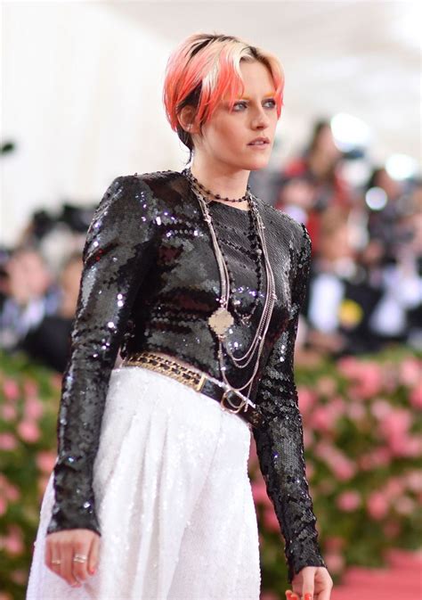 I'll teach you the meaning of know and meet as well as expressions like meet with and meet up with. KRISTEN STEWART at 2019 Met Gala in New York 05/06/2019 ...