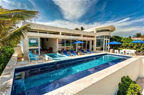 Beach House With Pool