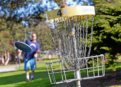 How To Throw A Disc Golf Frisbee