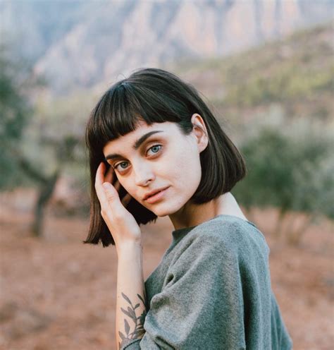 Blunt Bangs Styling Tips And Looks To Try