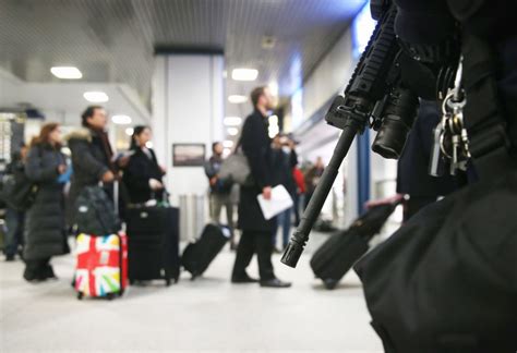 Us Airport Security Intercepted 6542 Guns In 2022 Record Number