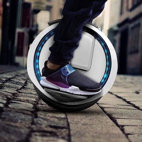 The electric unicycles are not made for everybody but for the unique riders who are audacious and love to be challenged. One Wheel Electric Unicycle - One Wheel Scooter I
