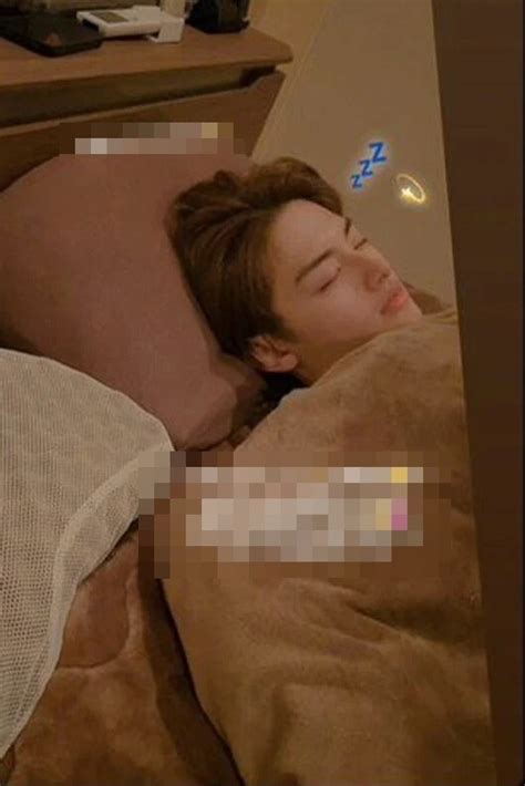 사생팬과 성스캔들 데뷔 앞둔 19세 아이돌 침대 사진 유출 SNSFeed 제휴콘텐츠 제공 실시간 핫이슈