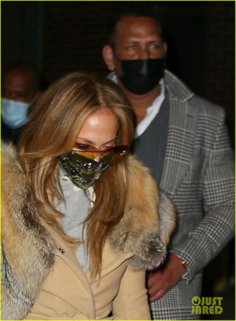 Jennifer Lopez And Alex Rodriguez Bundle Up In Stylish Outfits For Night