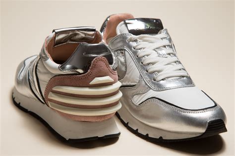 Can a beautiful sneakers also be comfortable? Discover Voile Blanche
