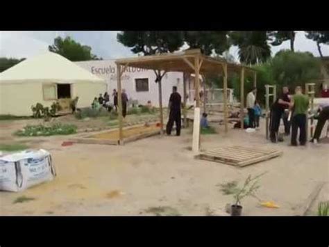 Prestan servicio en toda la provincia. Domingo de labor en la Escuela Waldorf Alicante - YouTube