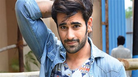 He is innocent isn't like his fans and friends are saying, then why the need to do this extra drama? Stealing Saturday: Steal This Denim Looks From Asim Riaz ...