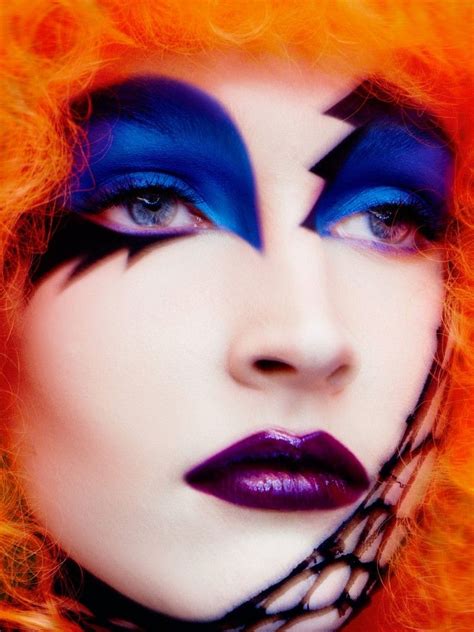 Glam Rock Extreme And Playful Eye Makeup In Royal Blue And Black