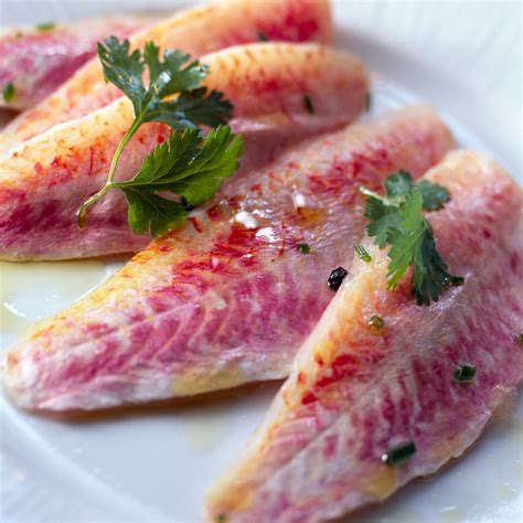 Découvrez la recette Filets de rougets marinés sur cuisineactuelle fr