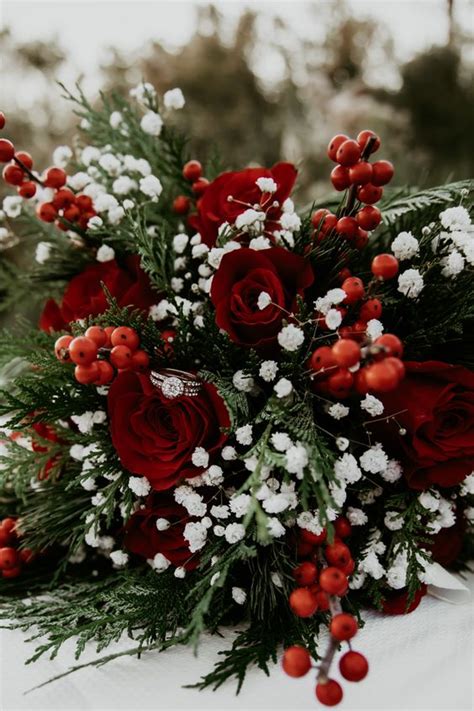 75 Adorable Christmas Wedding Bouquets Traditional And Not Only