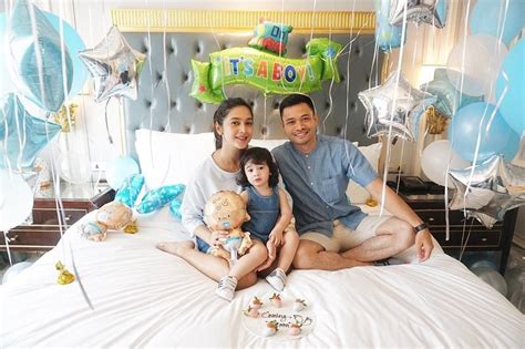 Di dalam islam, anak merupakan karunia yang tidak ternilai harganya yang dititpkan oleh sang khalik kepada kedua orang tua. Nabila Syakieb Melahirkan Anak Kedua, Ini 5 Fakta ...