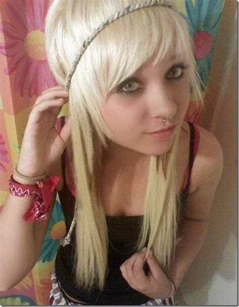 Dangerously Hot Emo Girls 26 Photos