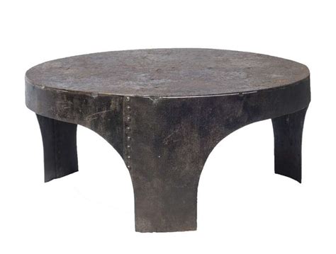 Luckily, houzz is a great destination for where to buy industrial metal coffee tables along with plenty of home decor, accessories, and furnishings so you can personalize your home to your unique style. Round Industrial Style Coffee Table at 1stdibs