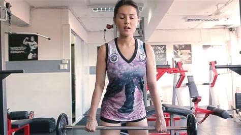 Khi thánh nữ Maria Ozawa đi tập Gym sexy không chịu nổi