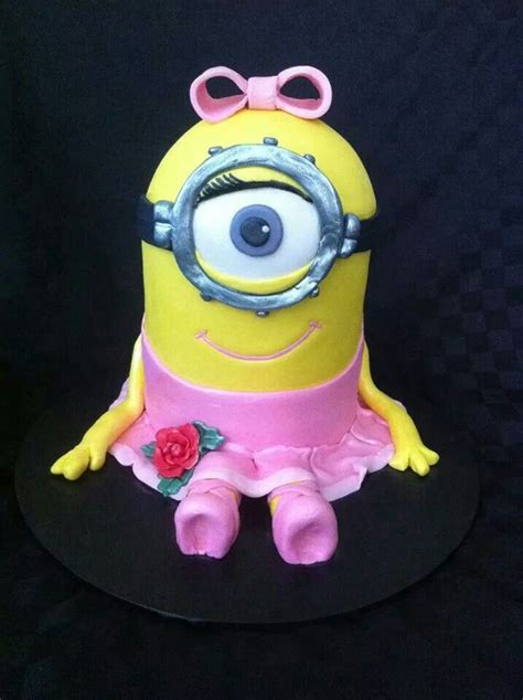 And this one is exactly what minions love… banana cake, delicious! A girl minion cake, omg love it! | Minions cake | Pinterest