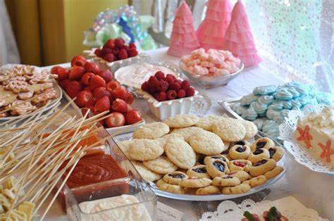 Coming up with a creative theme makes planning a party a breeze. Caroline's Sparkle Snowflake First Birthday