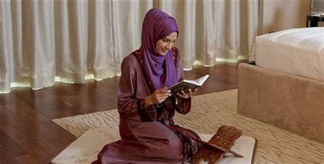 حكم قراءة القران من الهاتف للحائض في رمضان